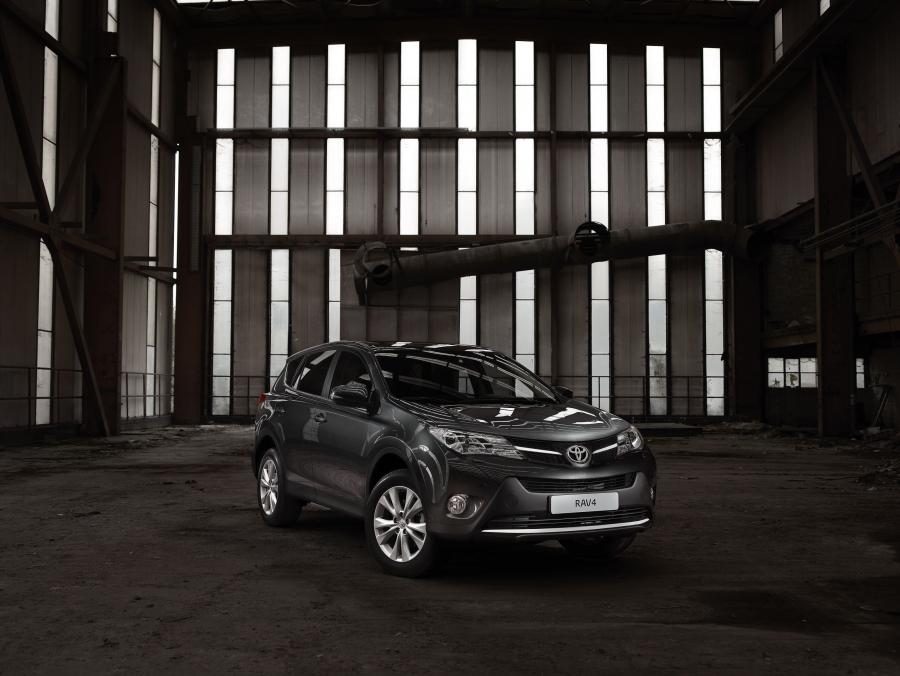  Toyota RAV4 2013 года  (EU) (фото 16 из 27)